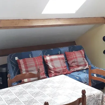 Les Chevaliers Fous Apartment